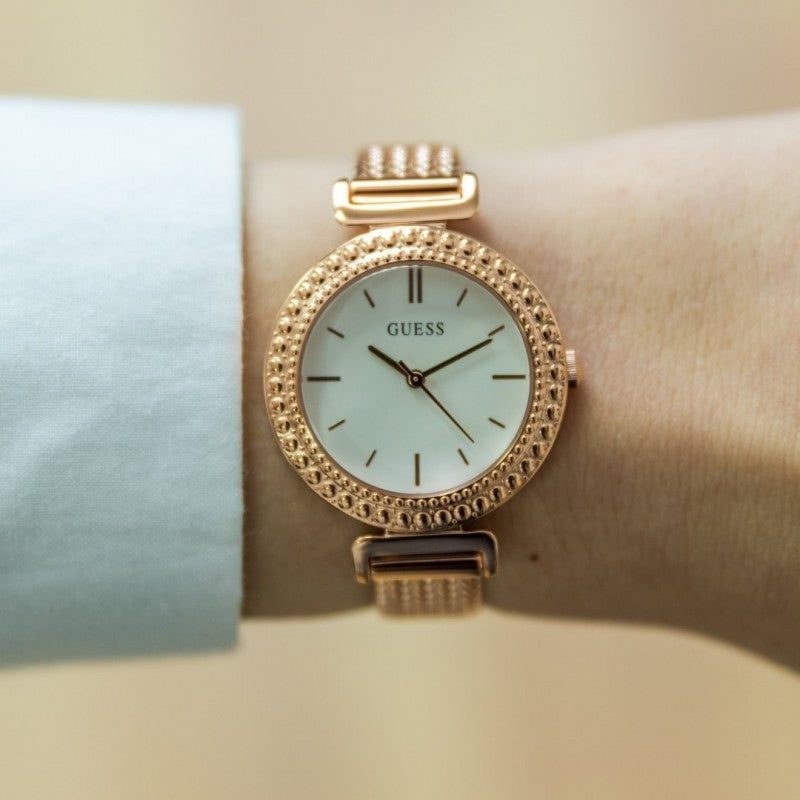  Shop Authentic Guess Monroe Silver Dial Rose Gold Steel Strap Watch For Women - W1152L3 - Luxxuri