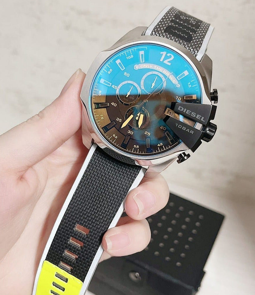  Shop Authentic Diesel Mega Chief Quartz Black Dial Grey Leather Strap Watch For Men - DZ4523 - Luxxuri