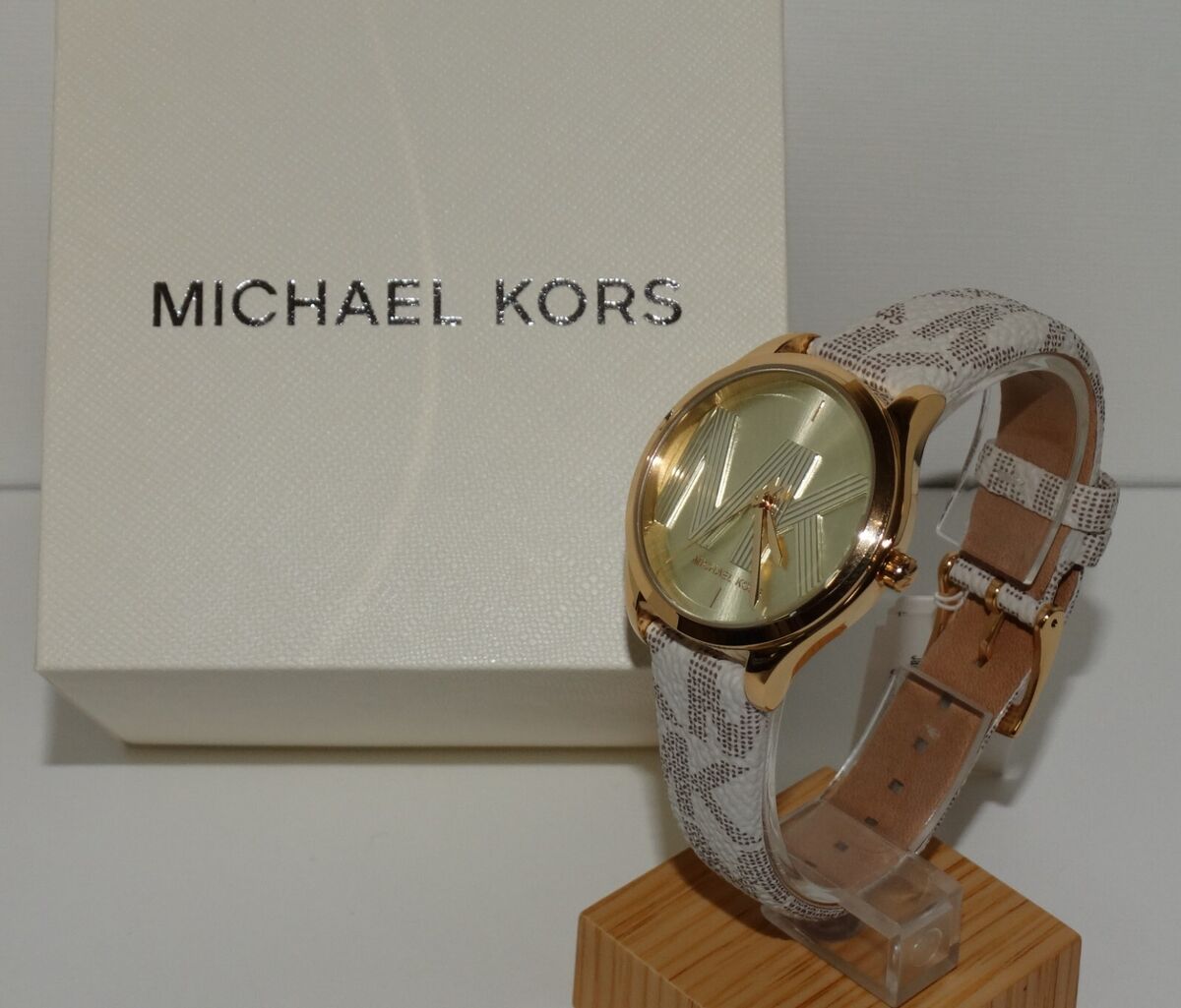  Shop Authentic Michael Kors Jaycie Quartz Gold Dial White Leather Strap Watch for Women - MK2861 - Luxxuri