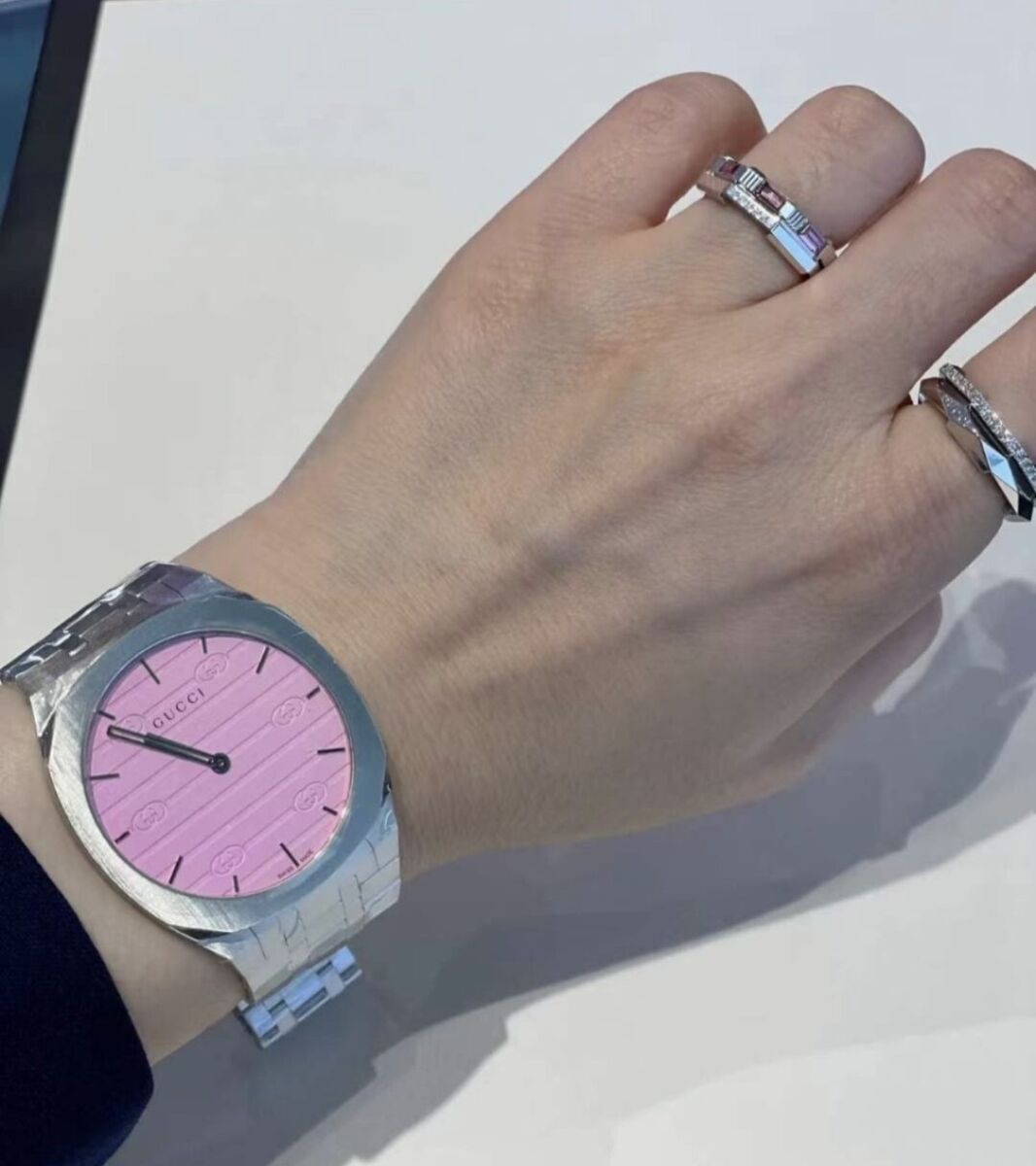  Shop Authentic Gucci 25H Quartz Pink Dial Silver Steel Strap Watch for Women - YA163410 - Luxxuri