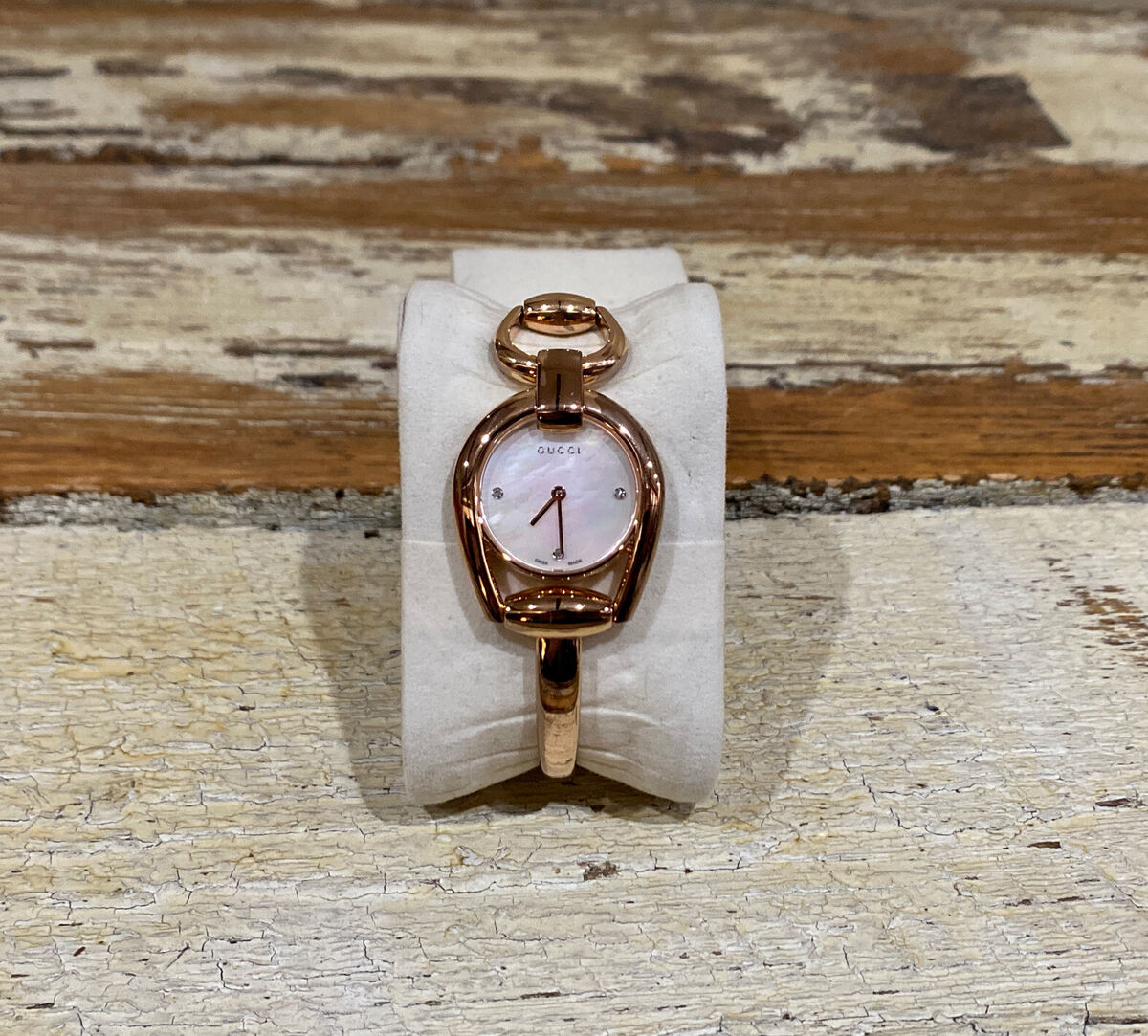  Shop Authentic Gucci Horsebit Collection Diamonds Mother of Pearl Dial Rose Gold Steel Strap Watch For Women - YA139508 - Luxxuri