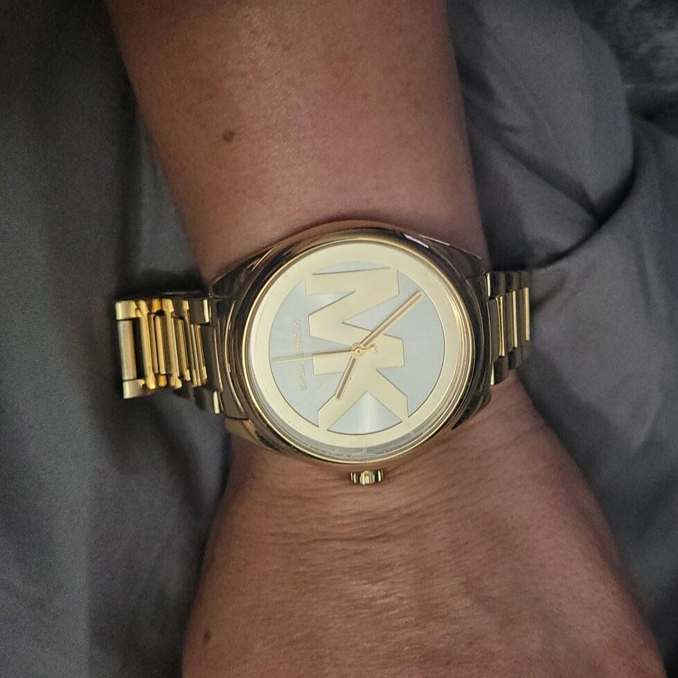  Shop Authentic Michael Kors Janelle Gold Dial Gold Steel Strap Watch For Women - MK7086 - Luxxuri