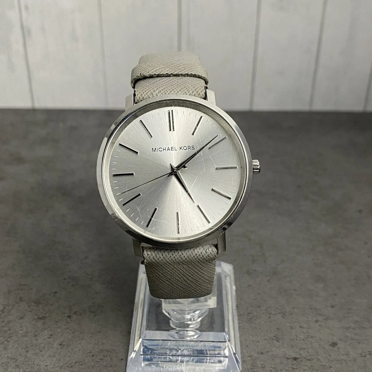  Shop Authentic Michael Kors Jaryn Quartz Silver Dial Grey Leather Strap Watch For Women - MK2470 - Luxxuri