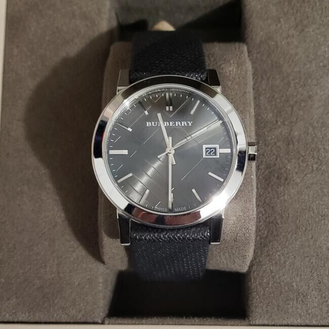  Shop Authentic Burberry Heritage Grey Dial Black Leather Strap Watch for Men - BU9024 - Luxxuri