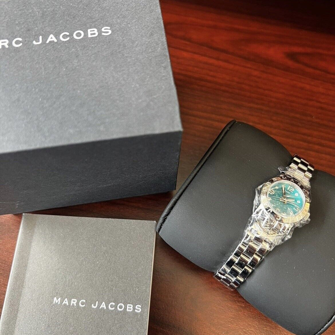  Shop Authentic Marc Jacobs Amy Blue Dial Silver Steel Strap Watch for Women - MBM3274 - Luxxuri