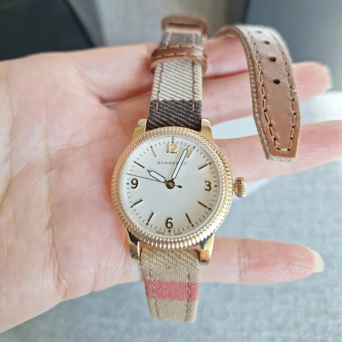  Shop Authentic Burberry Utilitarian White Dial Multicolor Leather Strap Watch for Women - BU7851 - Luxxuri