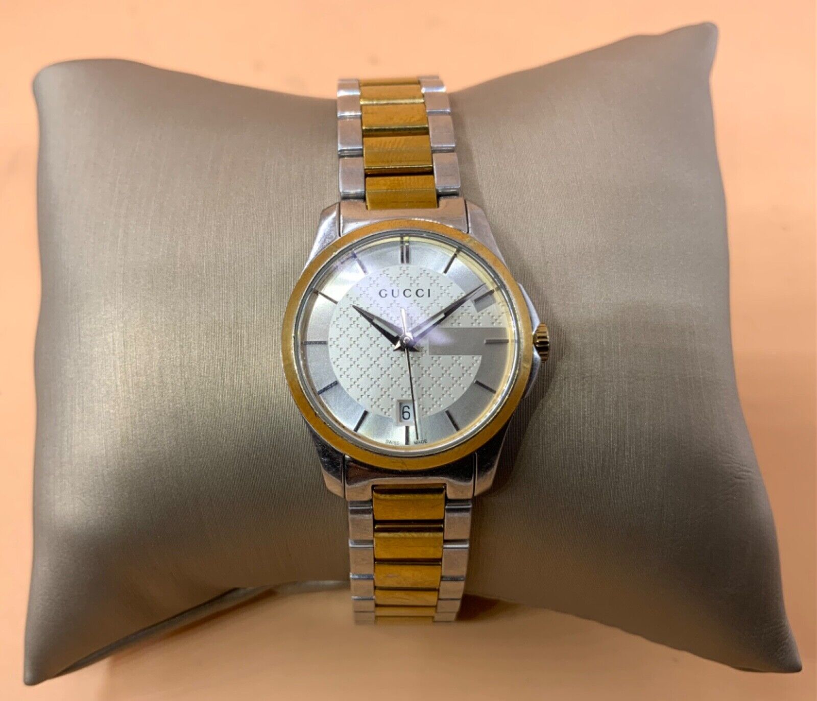  Shop Authentic Gucci G Timeless Quartz Silver Dial Two Tone Steel Strap Watch For Women - YA126531 - Luxxuri
