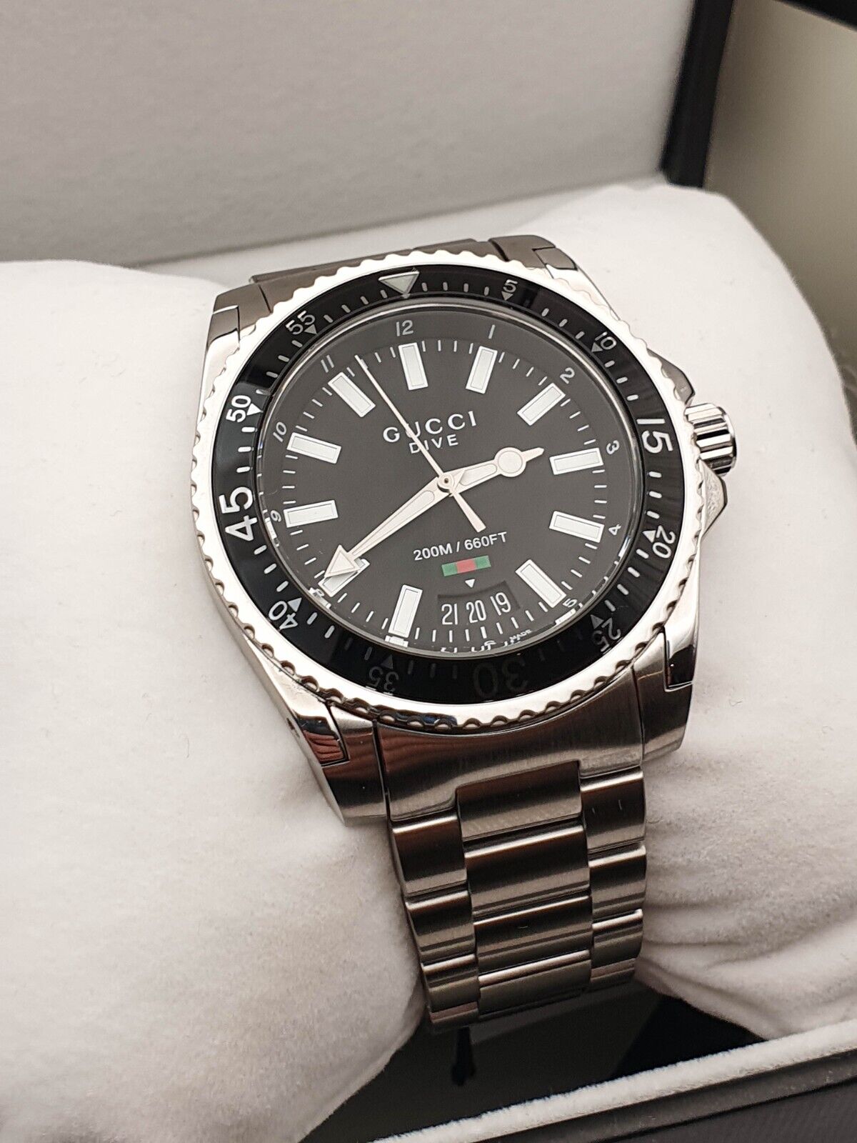  Shop Authentic Gucci Dive Quartz Black Dial Silver Steel Strap Watch For Men - YA136301A - Luxxuri