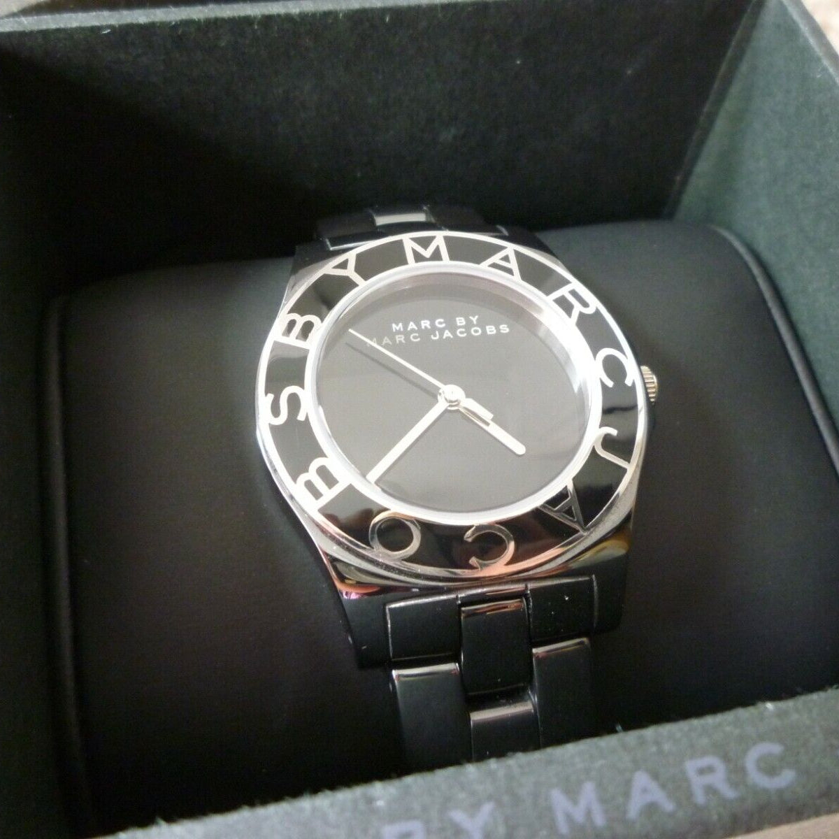  Shop Authentic Marc Jacobs Blade Black Dial Silver Steel Strap Watch for Women - MBM3058 - Luxxuri