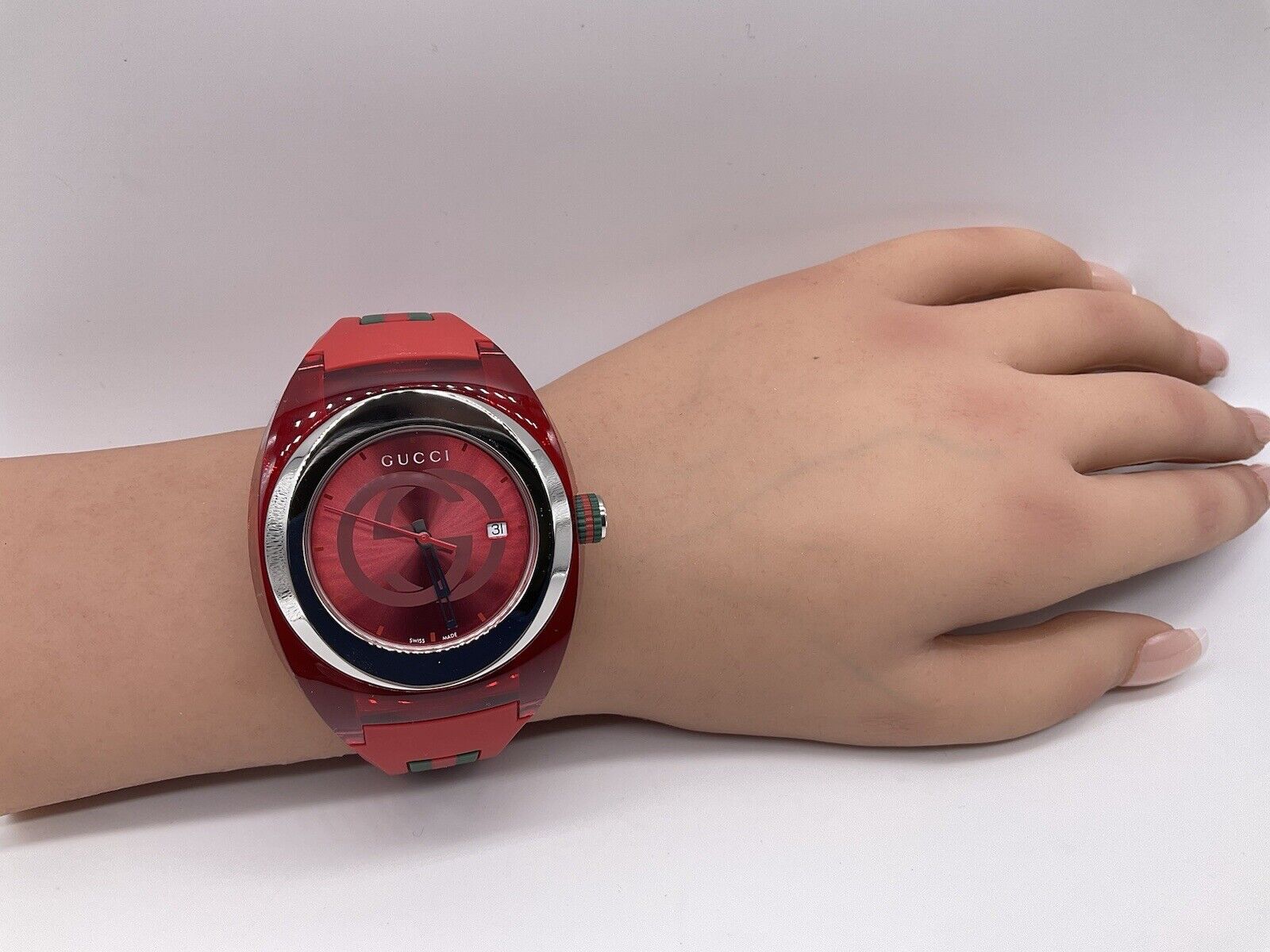  Shop Authentic Gucci Sync XXL Quartz Red Dial Red Rubber Strap Unisex Watch -  YA137103 - Luxxuri