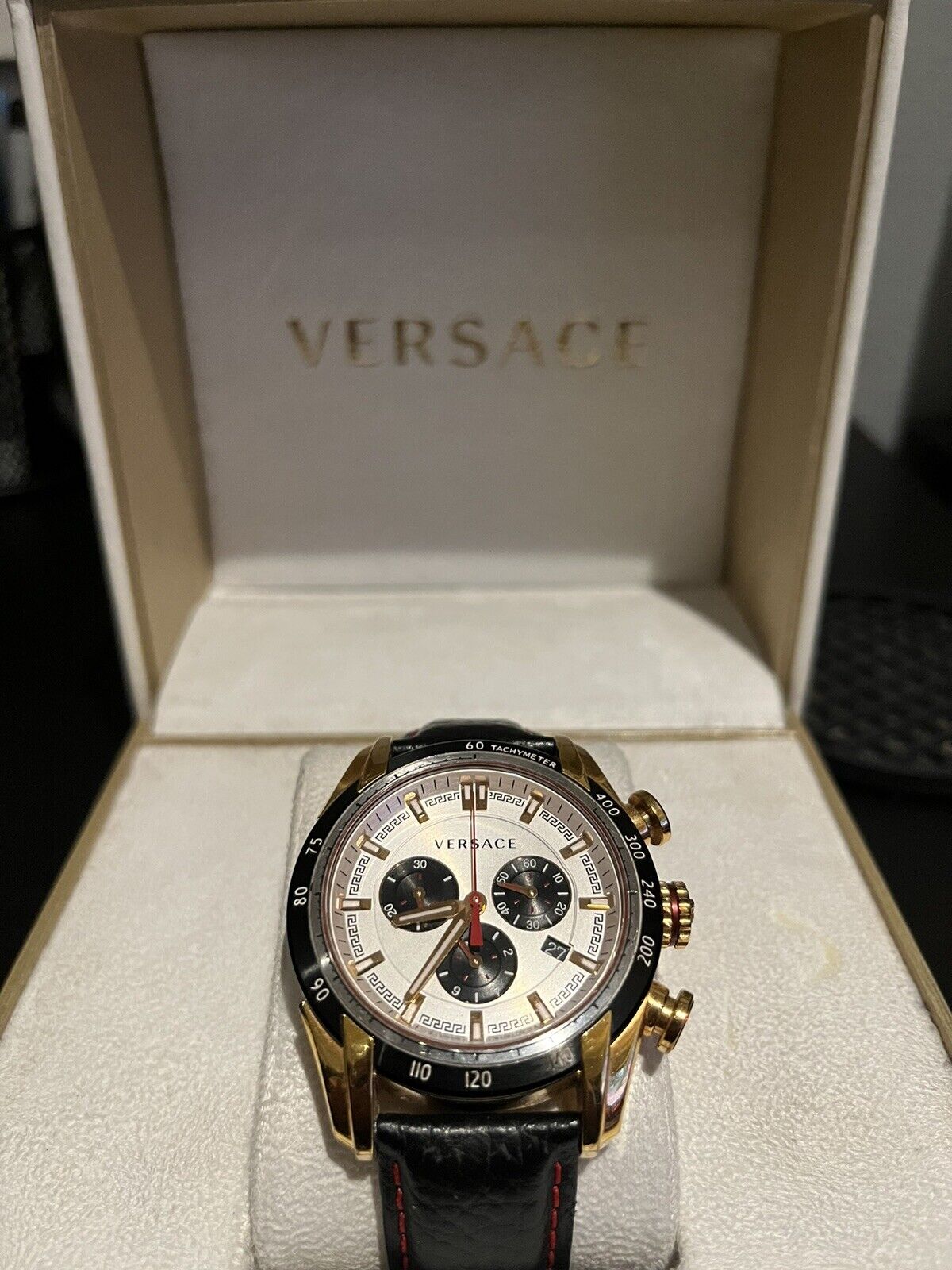  Shop Authentic Versace V-Ray Chronograph White Dial Black Leather Strap Watch for Men - VDB040014 - Luxxuri