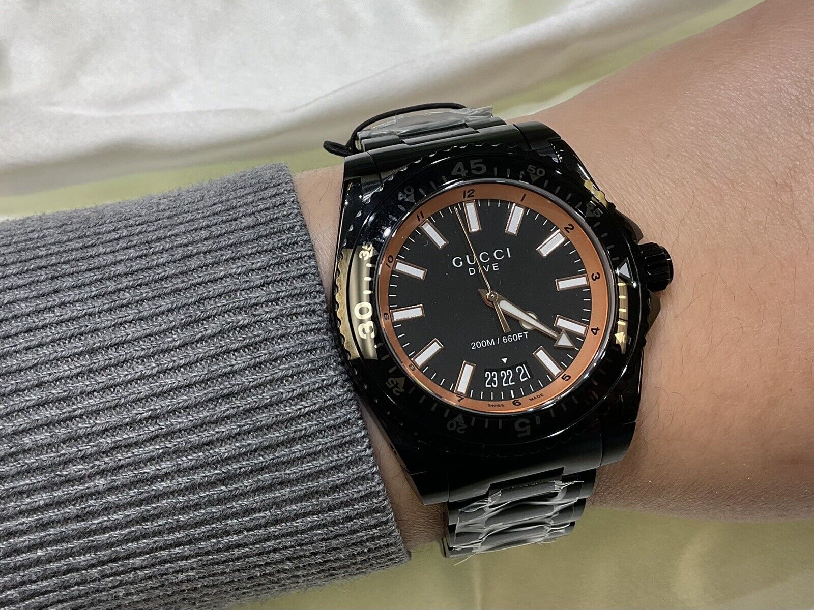  Shop Authentic Gucci Dive Quartz Black Dial Black Steel Strap Watch For Men - YA136213 - Luxxuri