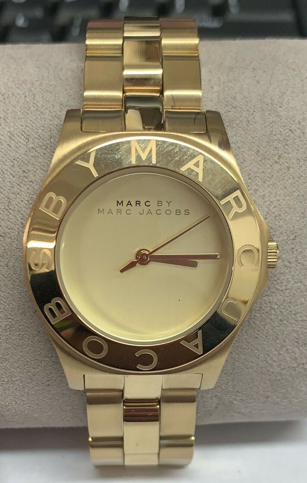  Shop Authentic Marc Jacobs Blade Gold Dial Gold Steel Strap Watch for Women - MBM3126 - Luxxuri