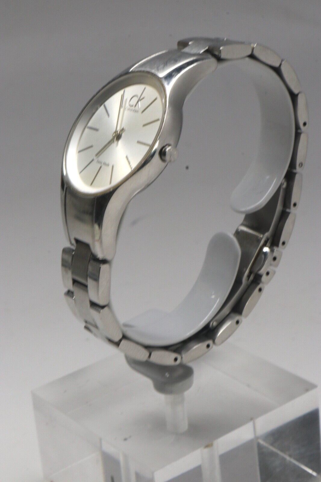  Shop Authentic Calvin Klein Simplicity White Dial Silver Steel Strap Watch for Women - K4323185 - Luxxuri