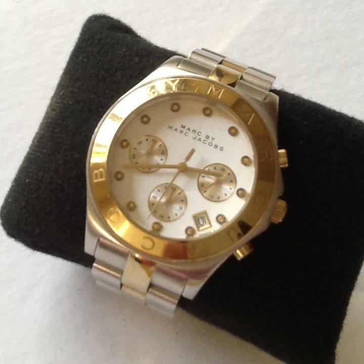  Shop Authentic Marc Jacobs Blade Chronograph Silver Dial Two Tone Steel Strap Watch for Women - MBM3177 - Luxxuri