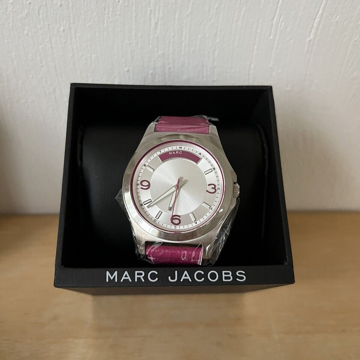  Shop Authentic Marc Jacobs Baby Dave Silver Dial Purple Leather Strap Watch for Women - MBM1262 - Luxxuri