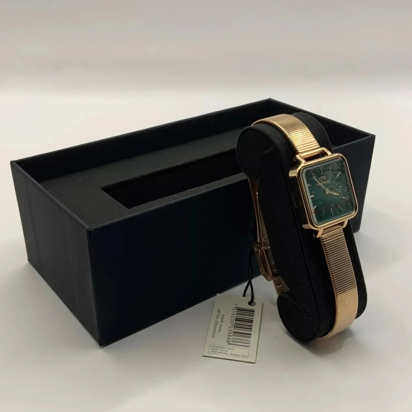  Shop Authentic Daniel Wellington Quadro Studio Green Dial Rose Gold Mesh Strap Watch For Women - DW00100520 - Luxxuri