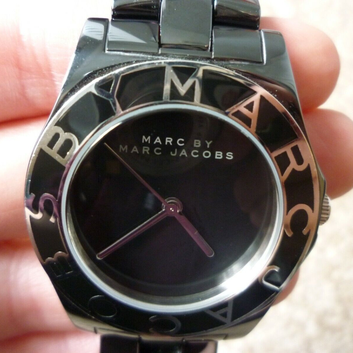  Shop Authentic Marc Jacobs Black Dial Black Ceramic Strap Watch for Women - MBM9501 - Luxxuri