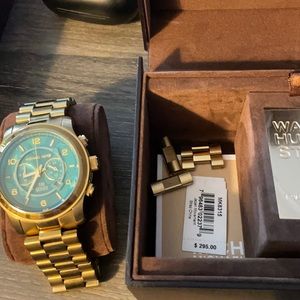  Shop Authentic Michael Kors Runway Stop Hunger Blue Dial Gold Steel Strap Watch for Men - MK8315 - Luxxuri