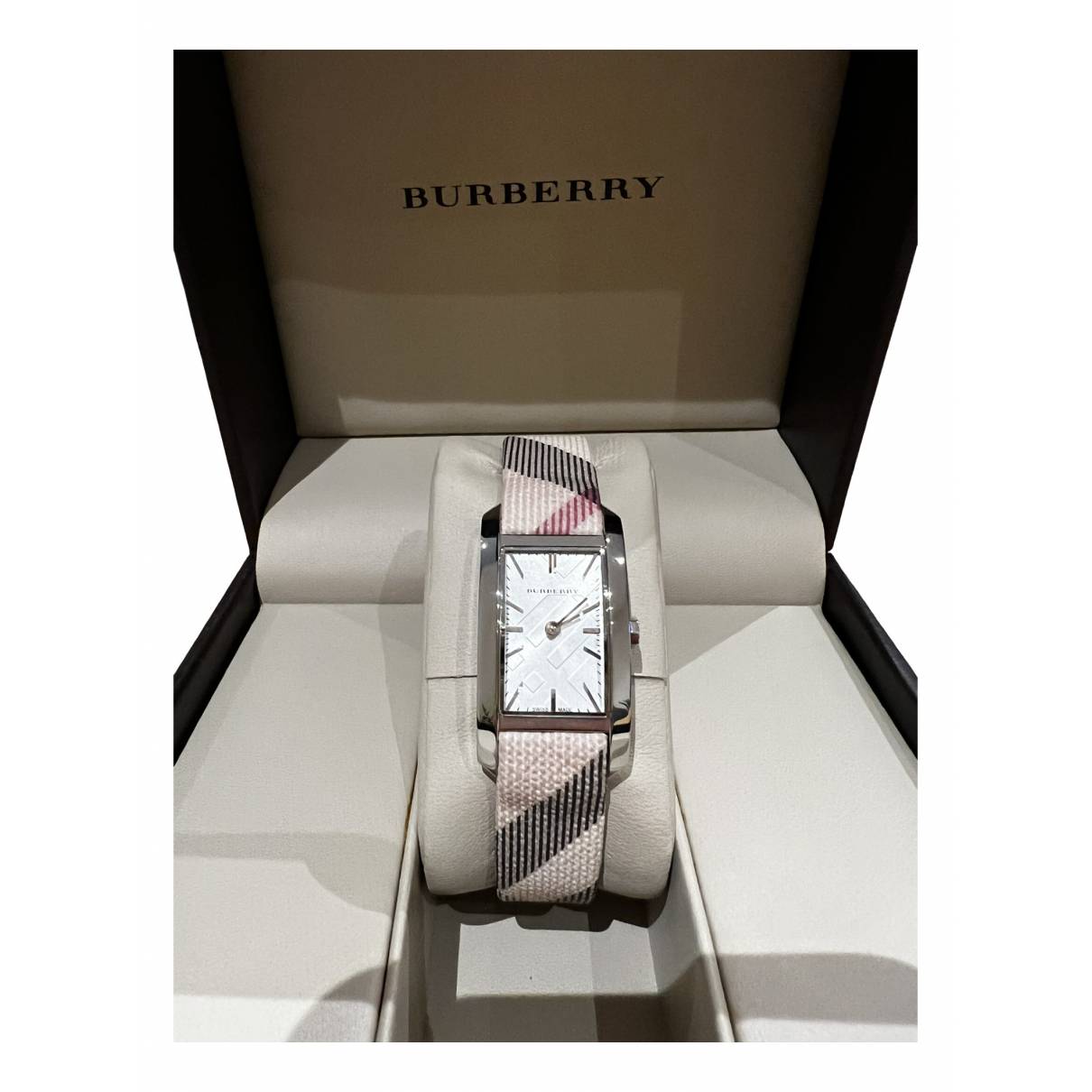  Shop Authentic Burberry The Pioneer Grey Dial Leather Strap Watch for Women - BU9504 - Luxxuri
