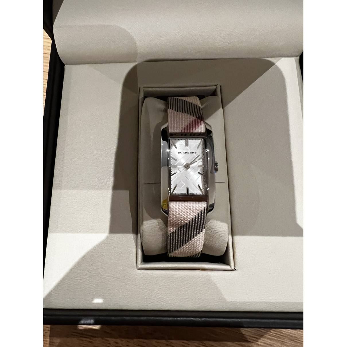  Shop Authentic Burberry The Pioneer Grey Dial Leather Strap Watch for Women - BU9504 - Luxxuri