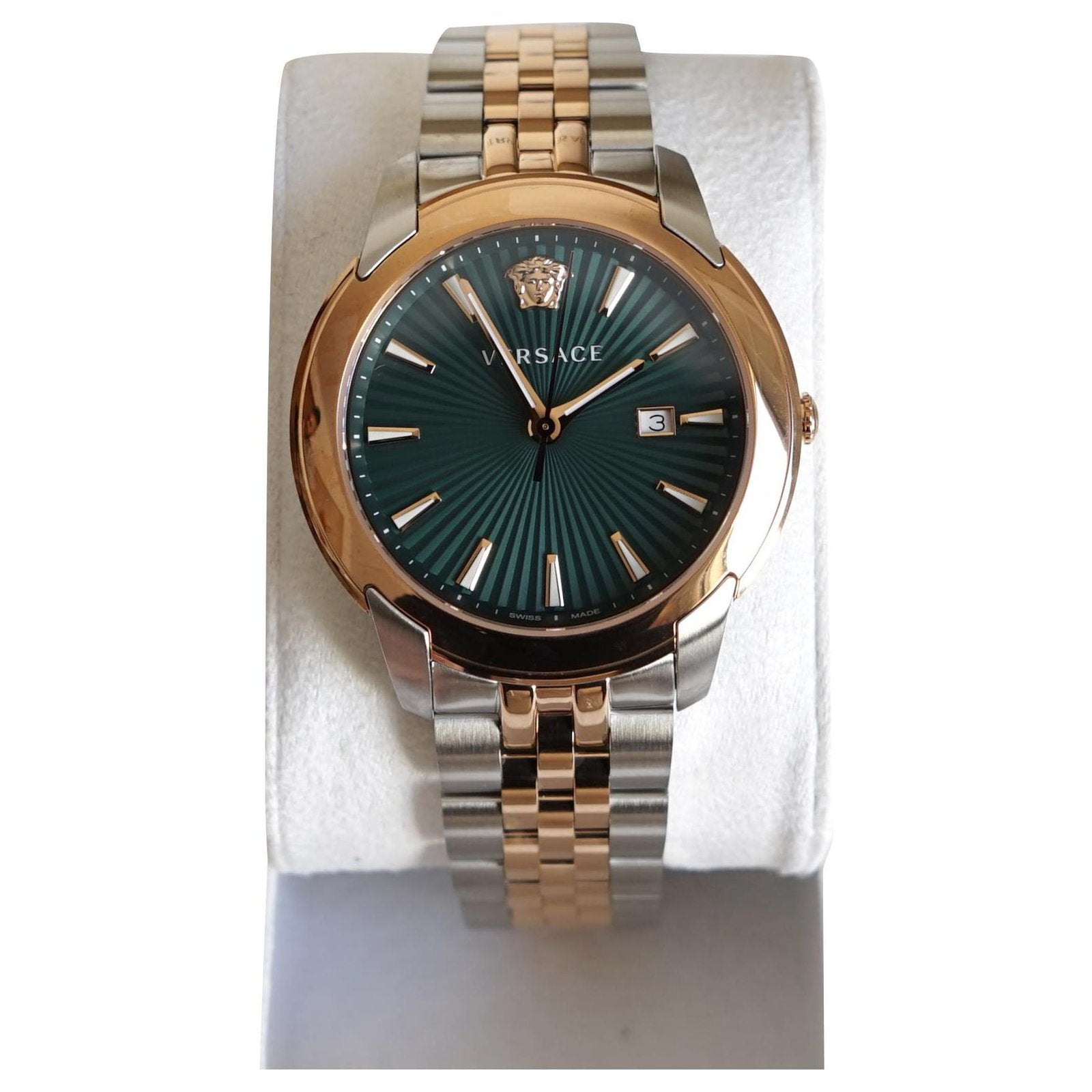  Shop Authentic Versace V-Urban Green Dial Two Tone Steel Strap Watch for Men - VELQ00619 - Luxxuri