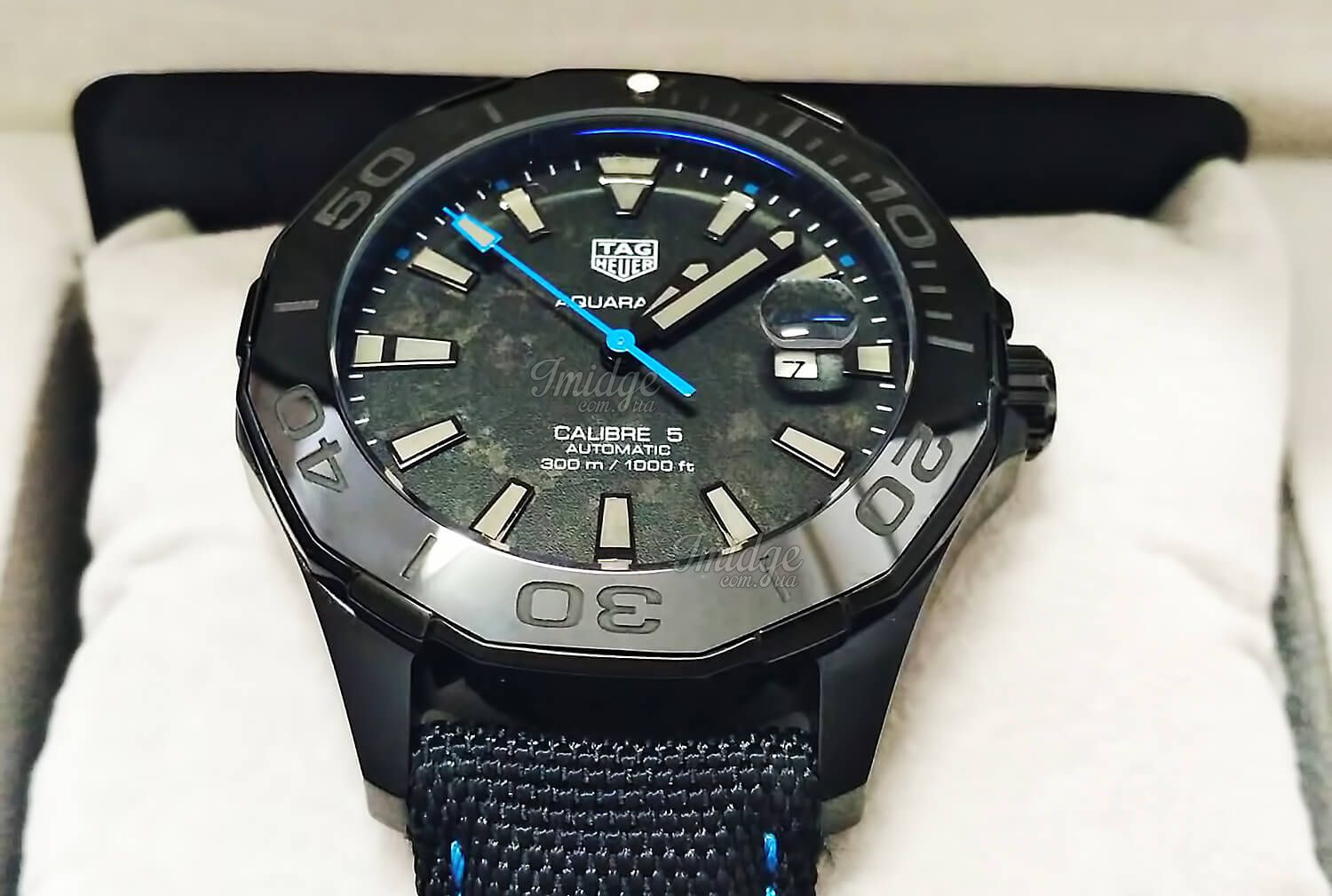  Shop Authentic Tag Heuer Aquaracer Carbon Dial Watch for Men -  WBD218C.FC6447 - Luxxuri