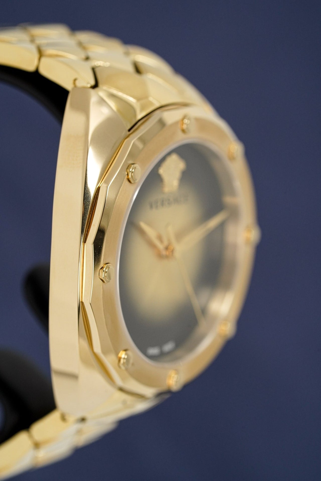  Shop Authentic Versace Shadov Quartz Gold Dial Gold Steel Strap Watch for Women - VEBM00618 - Luxxuri