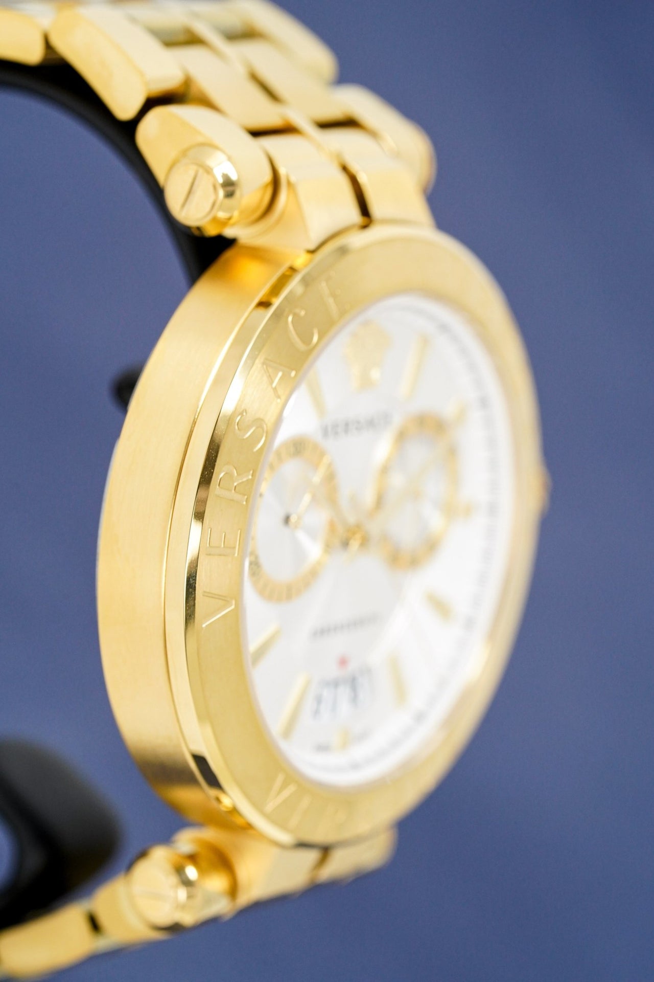  Shop Authentic Versace V Racer Chronograph White Dial Gold Steel Strap Watch for Men - VBR060017 - Luxxuri