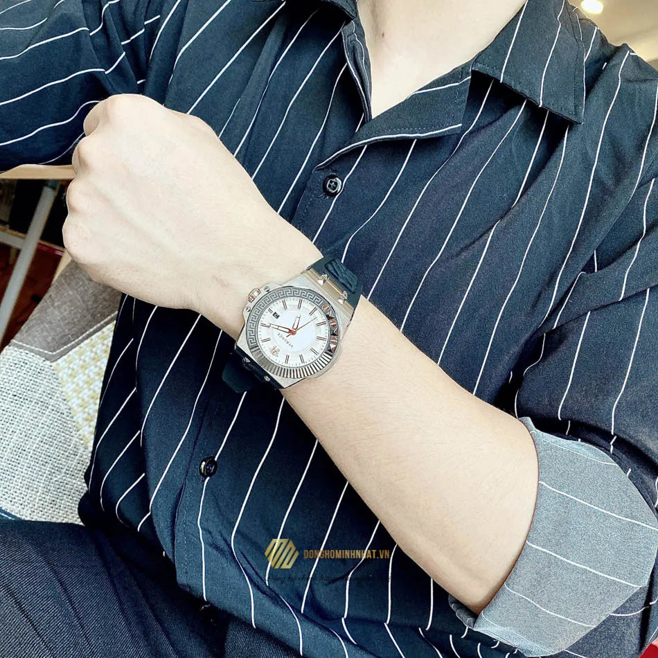  Shop Authentic Versace Chain Reaction Quartz White Dial Black Rubber Strap Watch for Men - VEDY00219 - Luxxuri