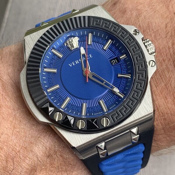  Shop Authentic Versace Chain Reaction Quartz Blue Dial Blue & Black Leather Strap Watch for Men - VEDY00119 - Luxxuri