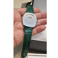  Shop Authentic Gucci Grip Quartz Silver Dial Green Leather Strap Watch For Women - YA157414 - Luxxuri