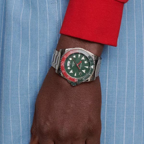  Shop Authentic Gucci Dive Quartz Green Dial Silver Steel Strap Watch For Men - YA136222 - Luxxuri