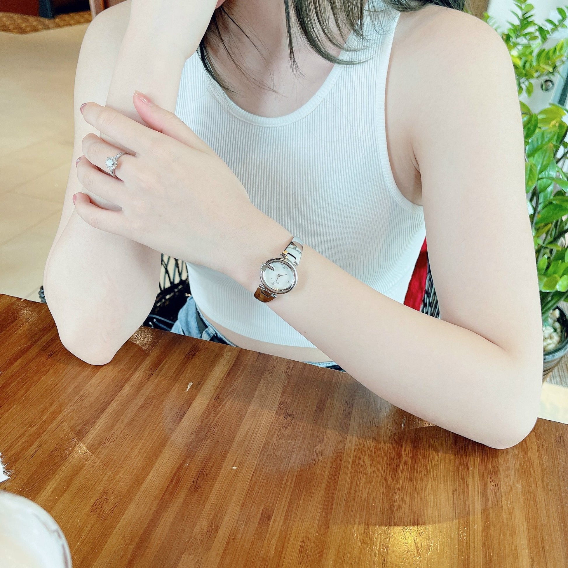  Shop Authentic Gucci Guccissima Diamonds Mother of Pearl Dial Silver Steel Strap Watch For Women - YA134504 - Luxxuri
