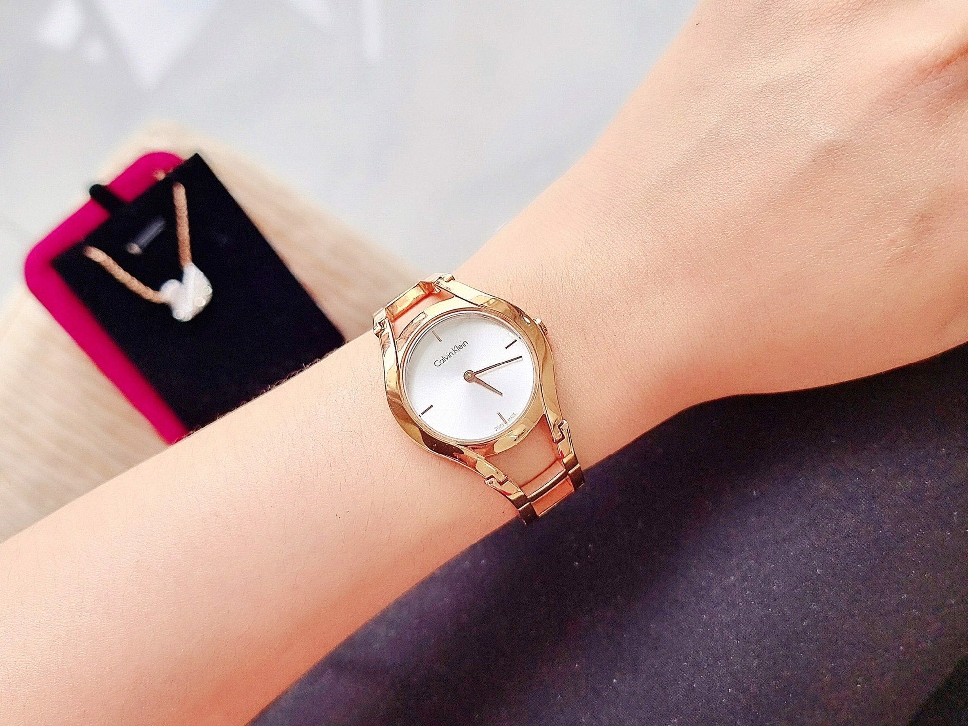  Shop Authentic Calvin Klein Class White Dial Rose Gold Steel Strap Watch for Women - K6R23626 - Luxxuri