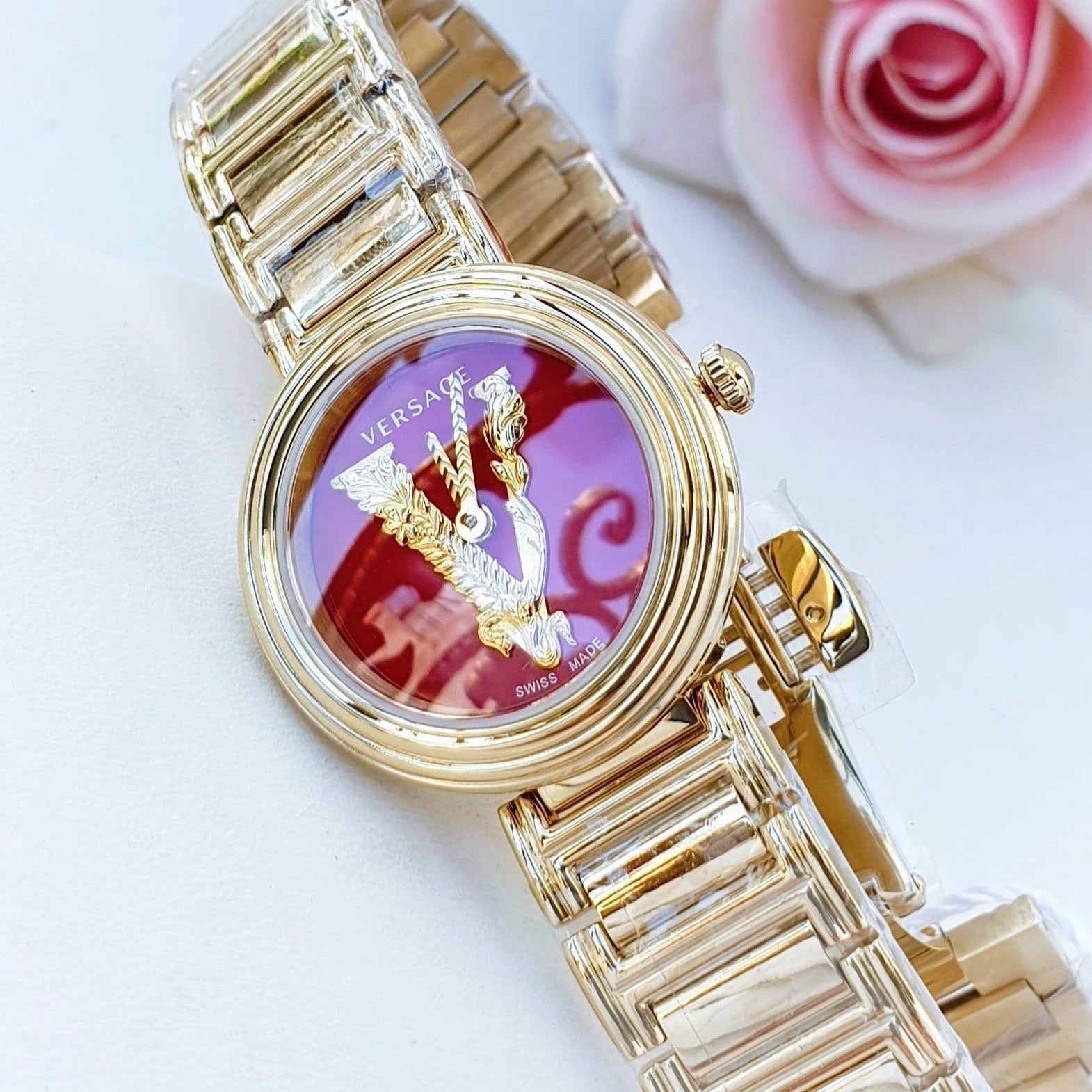  Shop Authentic Versace Virtus Mini Quartz Red Dial Gold Steel Strap Watch For Women - VET300321 - Luxxuri