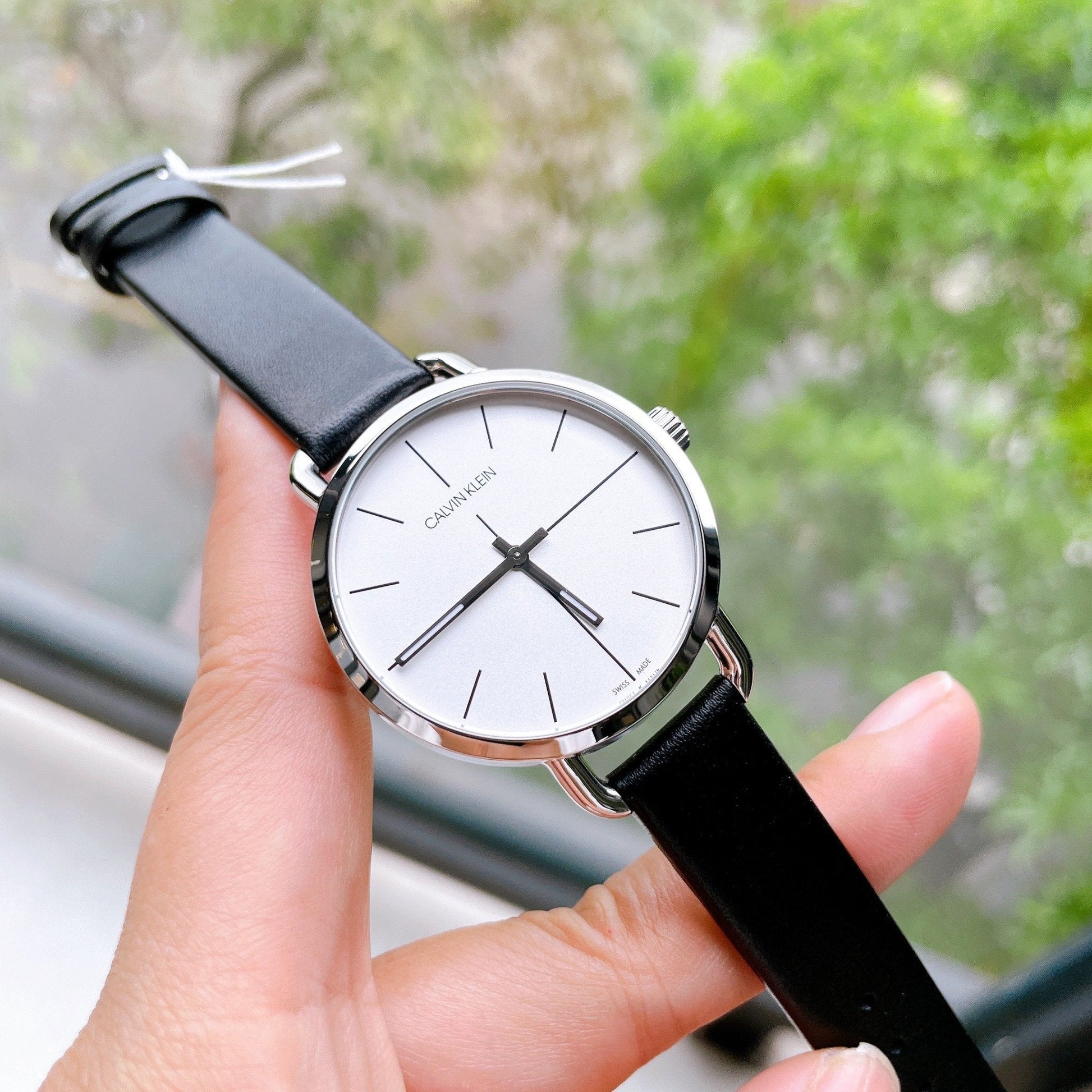  Shop Authentic Calvin Klein Evan White Dial Black Leather Strap Watch for Women - K7B231CY - Luxxuri