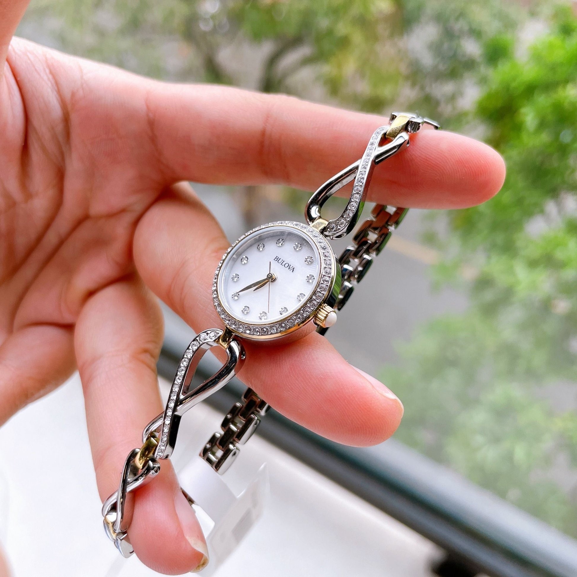  Shop Authentic Bulova Analog Crystals Mother of Pearl Dial Silver Steel Strap Watch for Women - 98X109 - Luxxuri