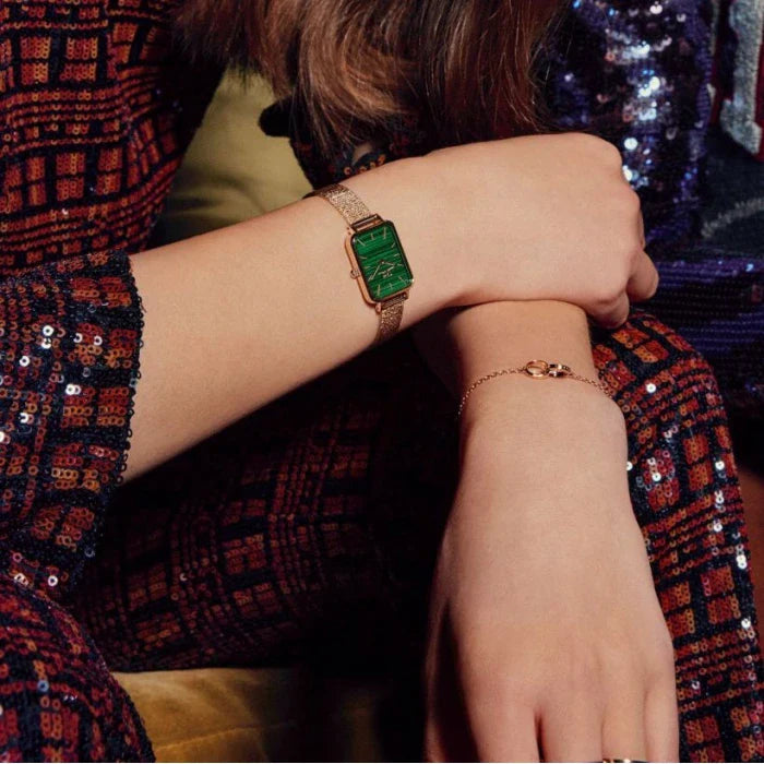  Shop Authentic Daniel Wellington Quadro Melrose Green Dial Rose Gold Mesh Strap Watch For Women - DW00100437 - Luxxuri