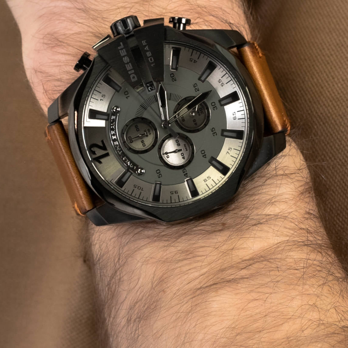  Shop Authentic Diesel Mega Chief Grey Dial Brown Leather Strap Watch For Men - DZ4463 - Luxxuri