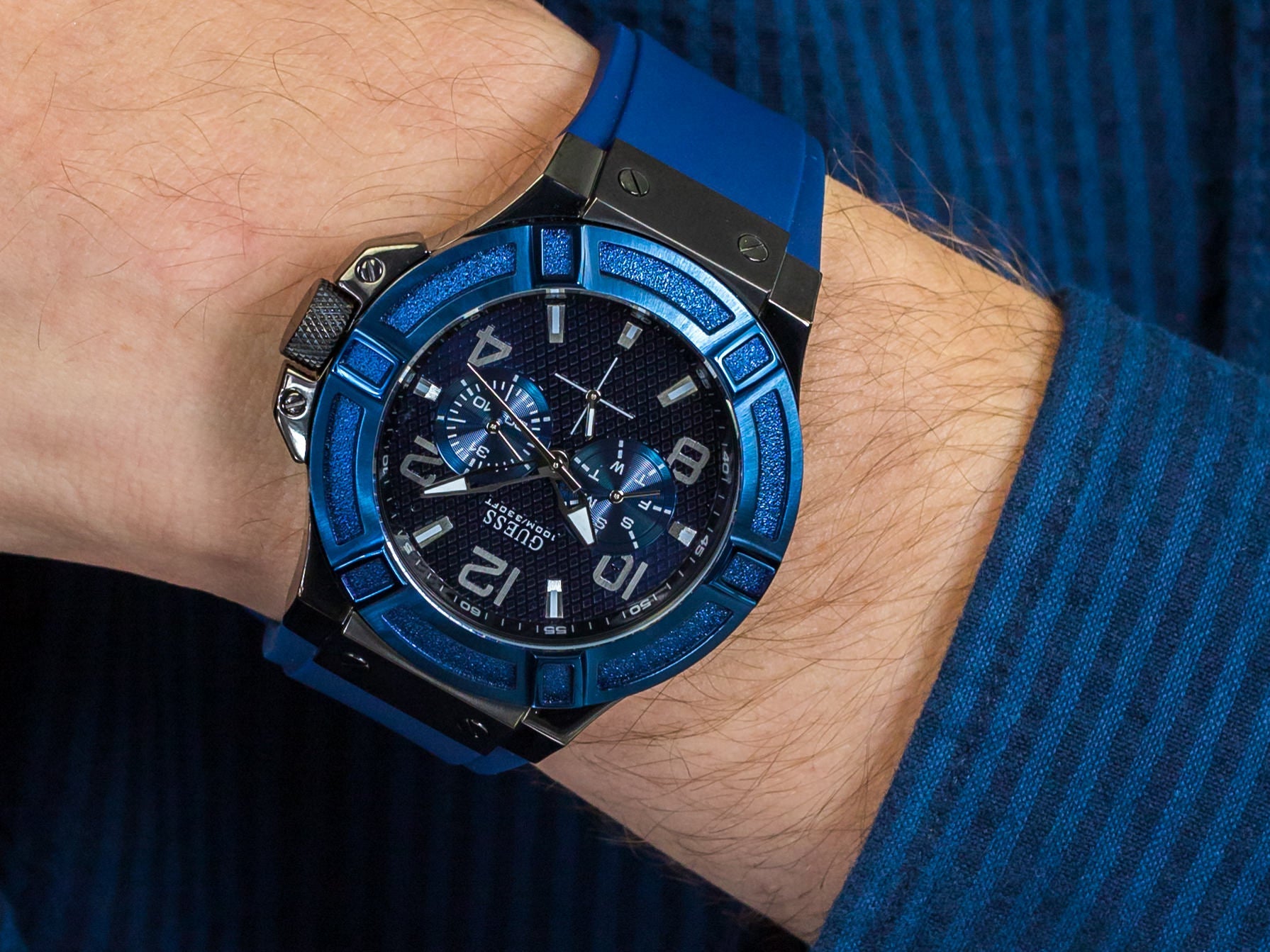 Guess Rigor Analog Blue Dial Blue Rubber Strap Watch For Men - W0248G5