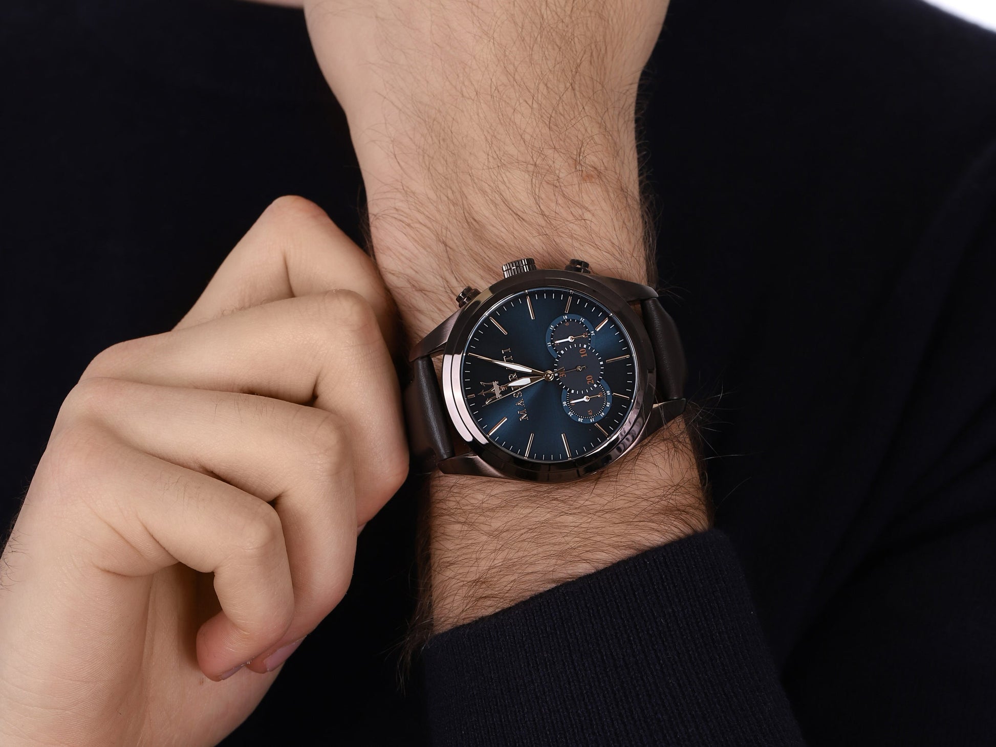  Shop Authentic Maserati Traguardo Chronograph Blue Dial Brown Leather Strap Watch For Men - R8871612008 - Luxxuri